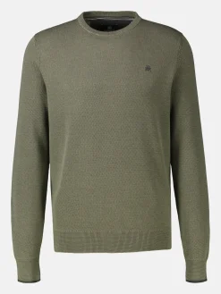 Leichter Strickpullover mit schmaler Rippstuktur