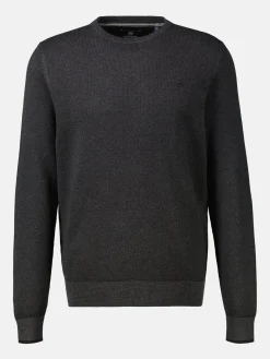 Leichter Strickpullover mit schmaler Rippstuktur