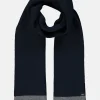 Strickschal mit schmaler Rippe