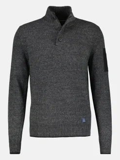 Troyer in lebendiger Strickoptik